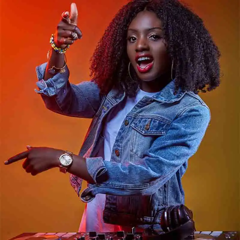 DJ Akuaa x Feli Nuna - Fire (Prod by Apya)