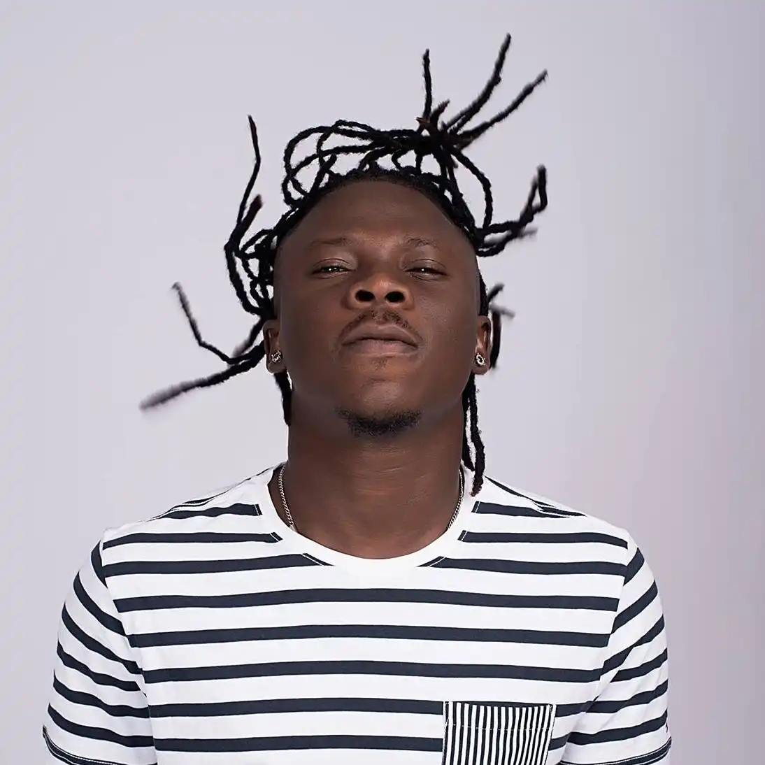 Stonebwoy – What A Place (Sexting Riddim)
